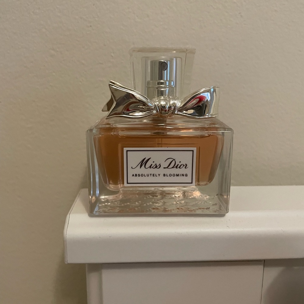 Miss Dior Absolutely Blooming Perfume